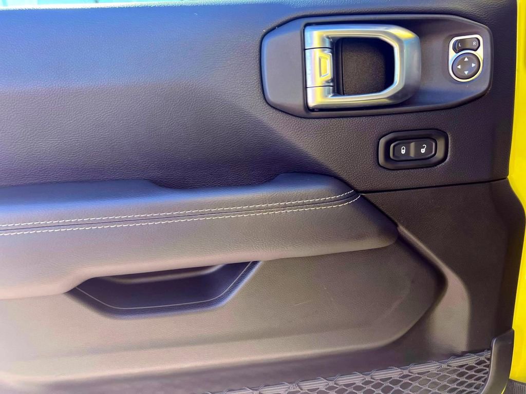 Used 2023 Jeep Wrangler Unlimited Sahara w/ Cold Weather Group image 17