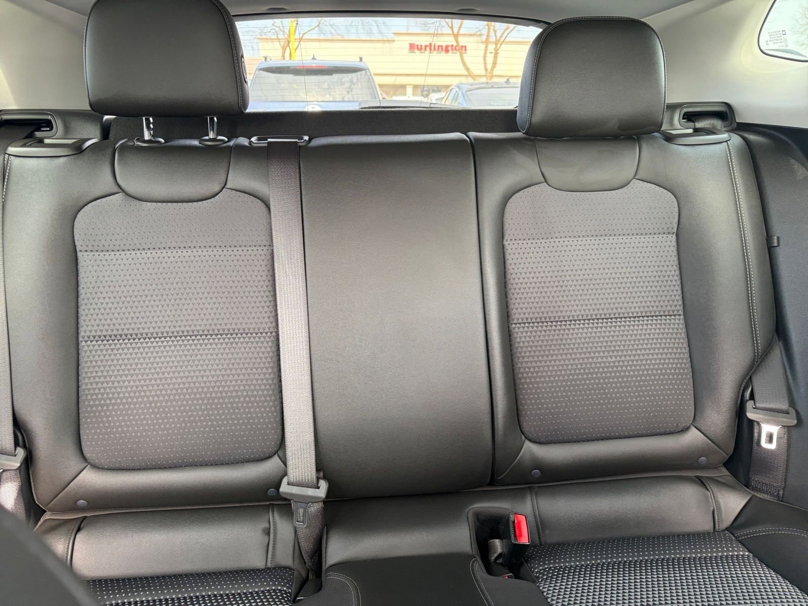 Used 2025 Chevrolet Trax LT w/ LT Convenience Package image 36