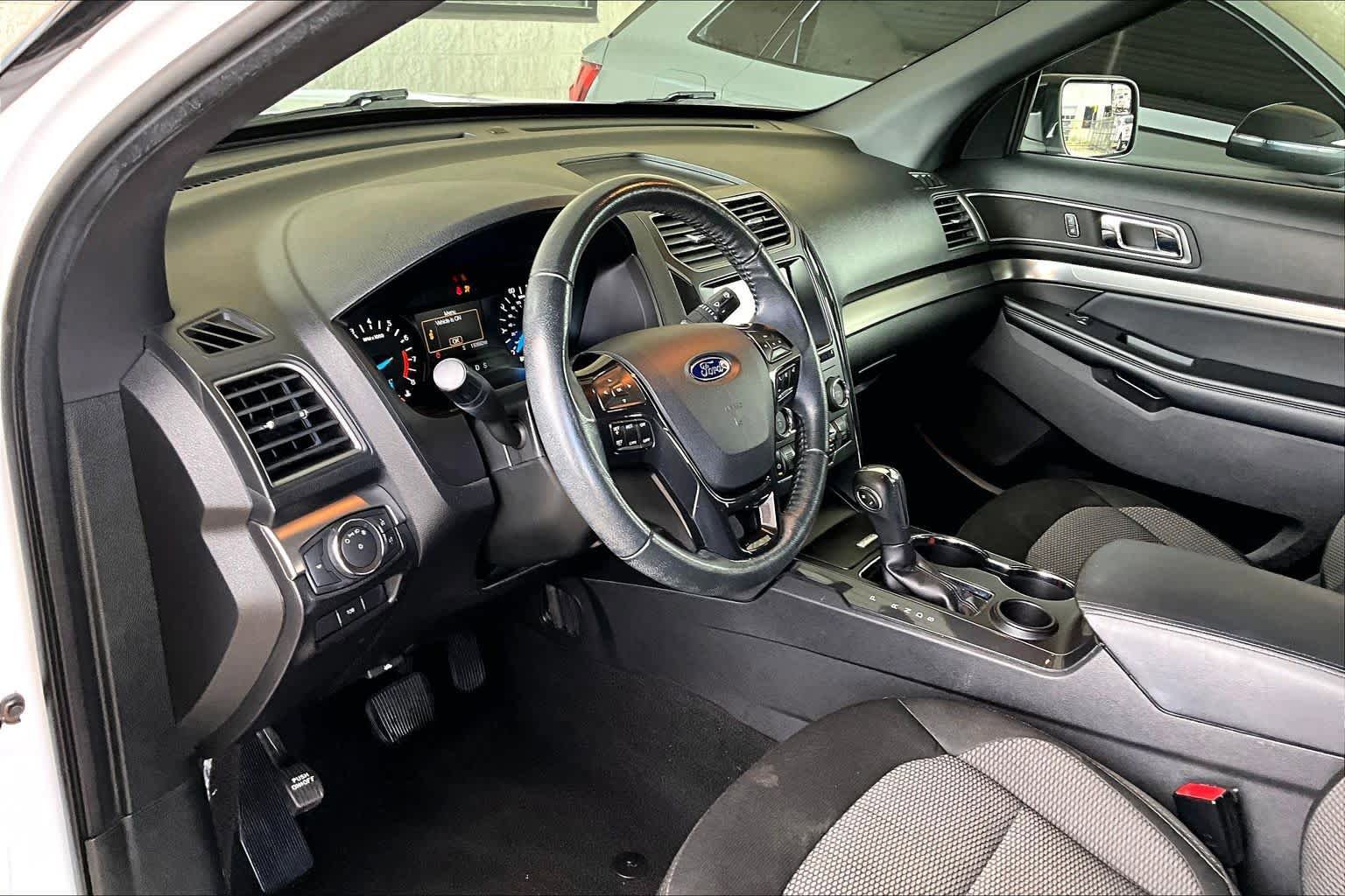 Used 2019 Ford Explorer XLT w/ Class III Trailer Tow Package FWD image 16