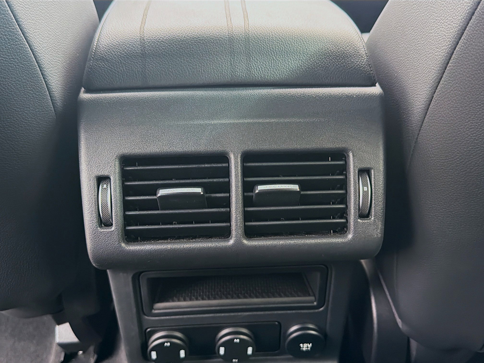 Used 2020 Jaguar F-PACE Premium image 22