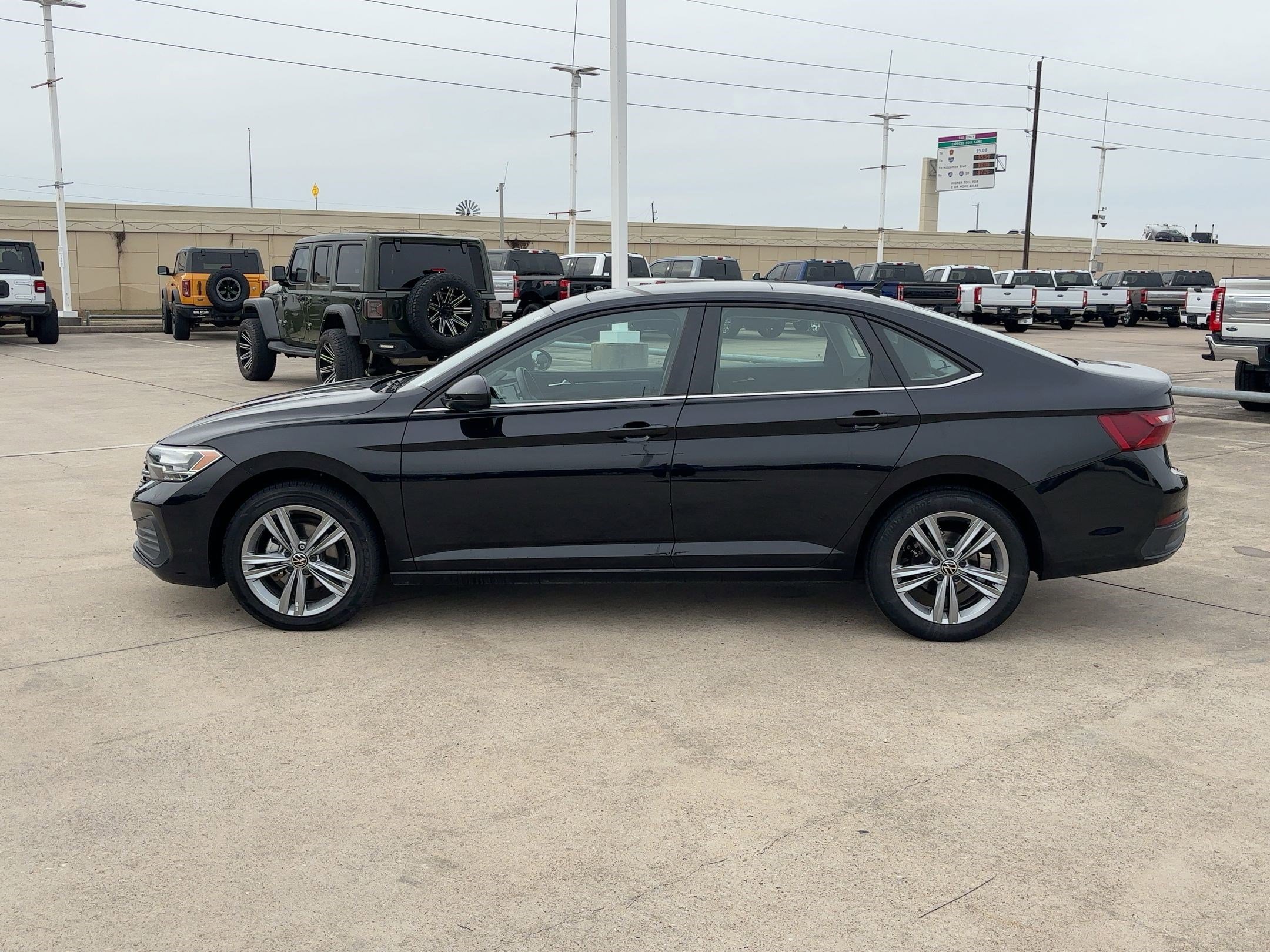 Used 2024 Volkswagen Jetta SE image 7