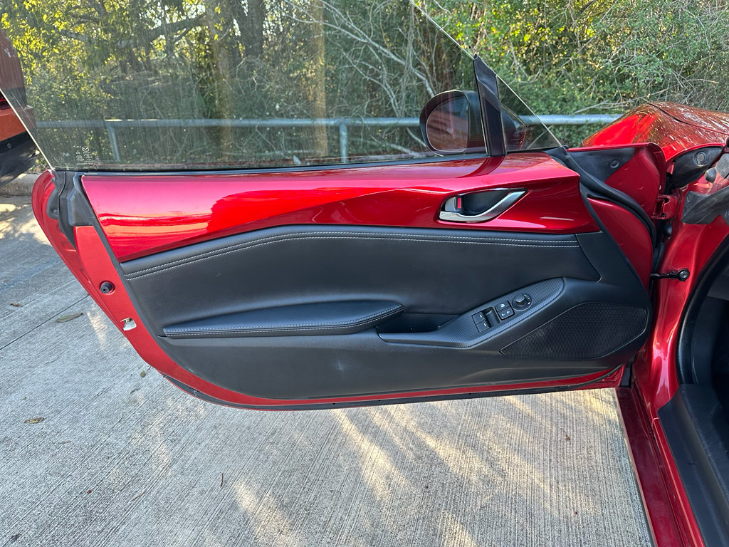 Used 2021 MAZDA MX-5 Miata RF Club image 6