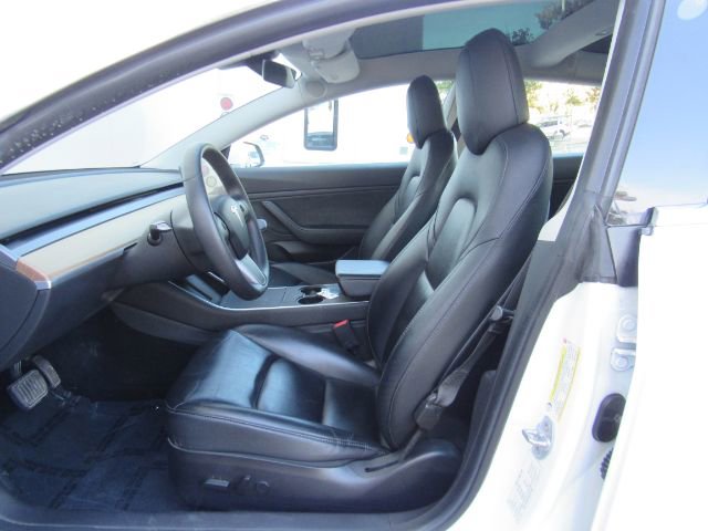 Used 2019 Tesla Model 3 Standard Range image 14