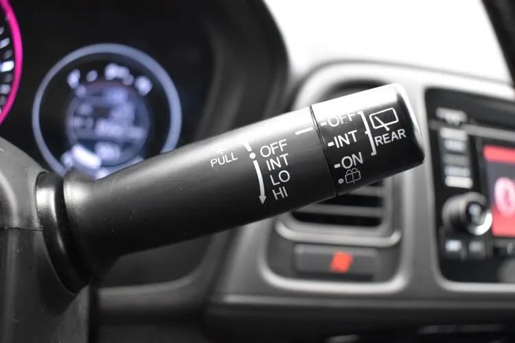 Used 2017 Honda HR-V LX image 25