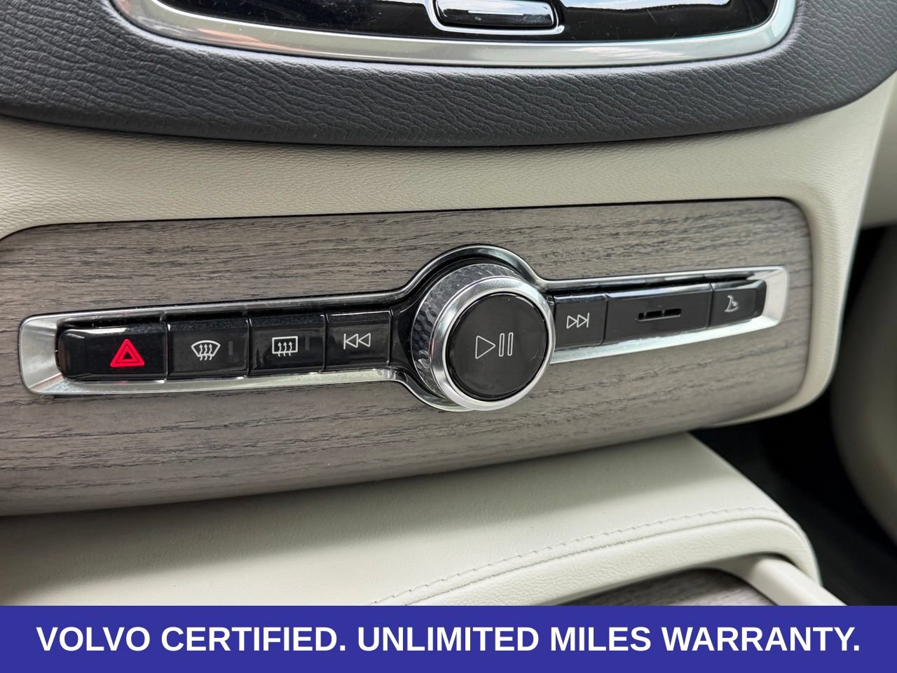 Certified 2023 Volvo XC90 B6 Plus AWD/4WD image 22