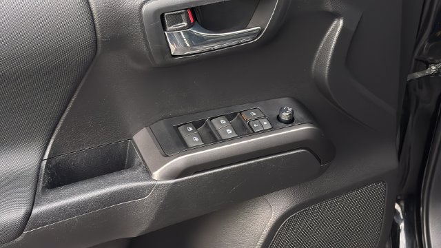 Used 2023 Toyota Tacoma TRD Sport w/ Black Out Package (TMS) AWD/4WD image 18