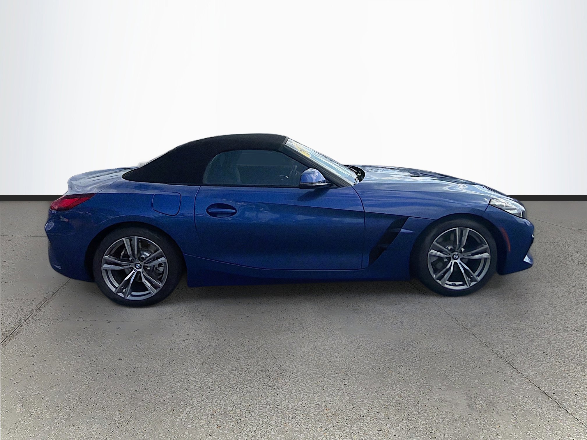 Used 2025 BMW Z4 sDrive30i image 2