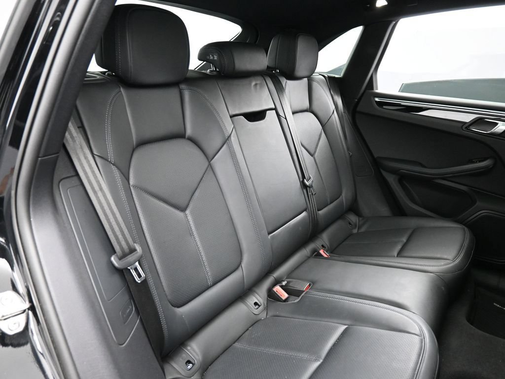 Certified 2023 Porsche Macan Turbo AWD/4WD image 26