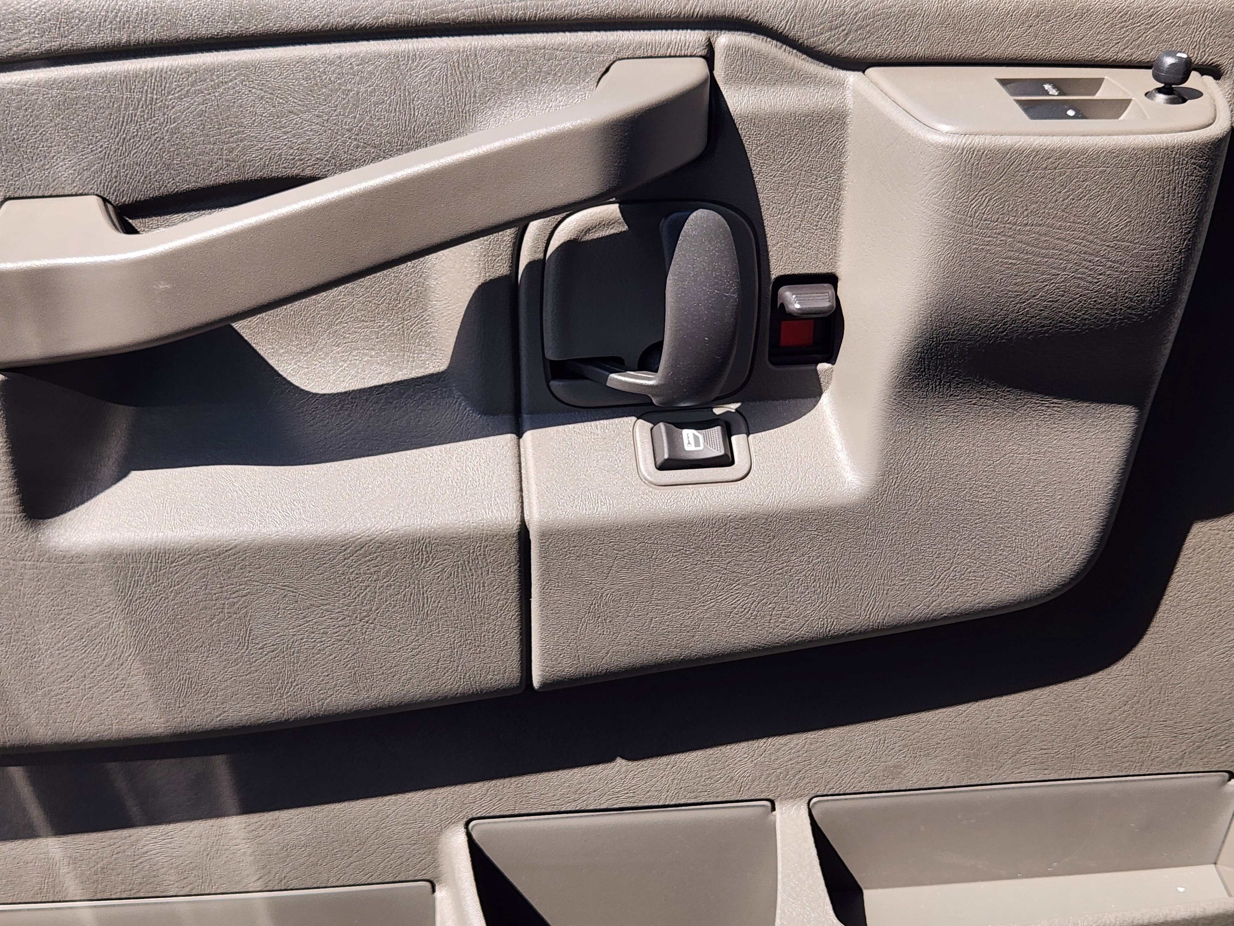 New 2026 Chevrolet Express 2500 w/ Driver Convenience Package image 17