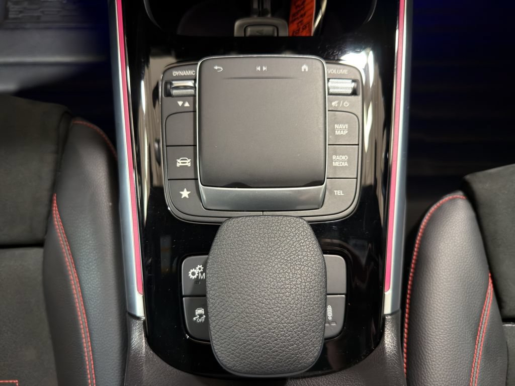Used 2022 Mercedes-Benz GLB 35 AMG 4MATIC image 28