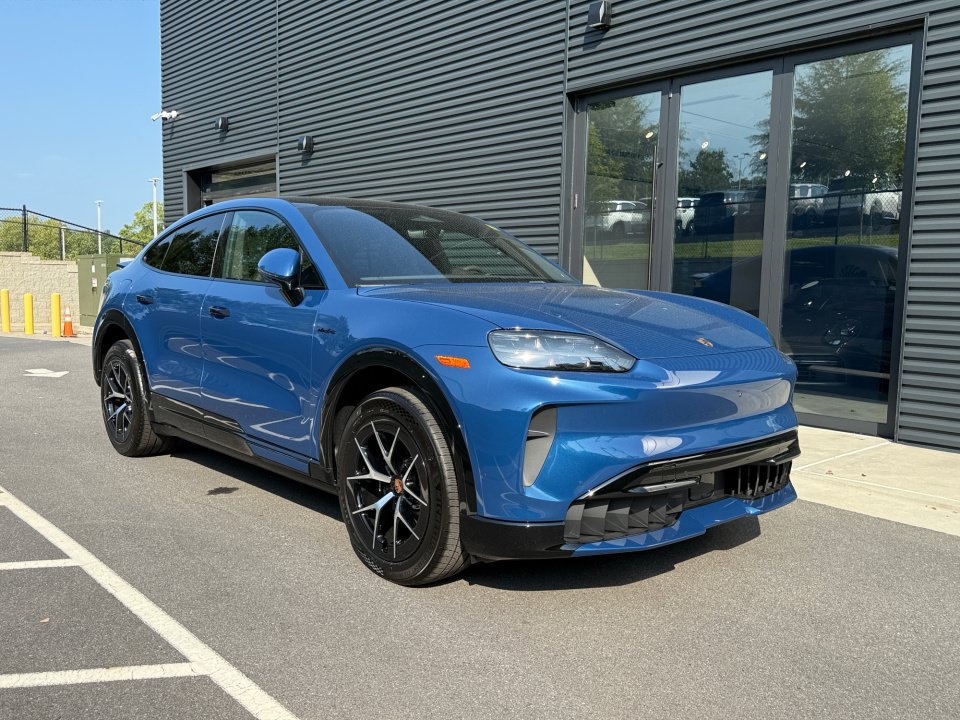 New 2026 Porsche Cayenne Electric Coupe AWD/4WD image 9