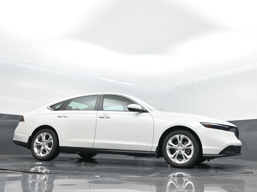 Certified 2025 Honda Accord LX image 29