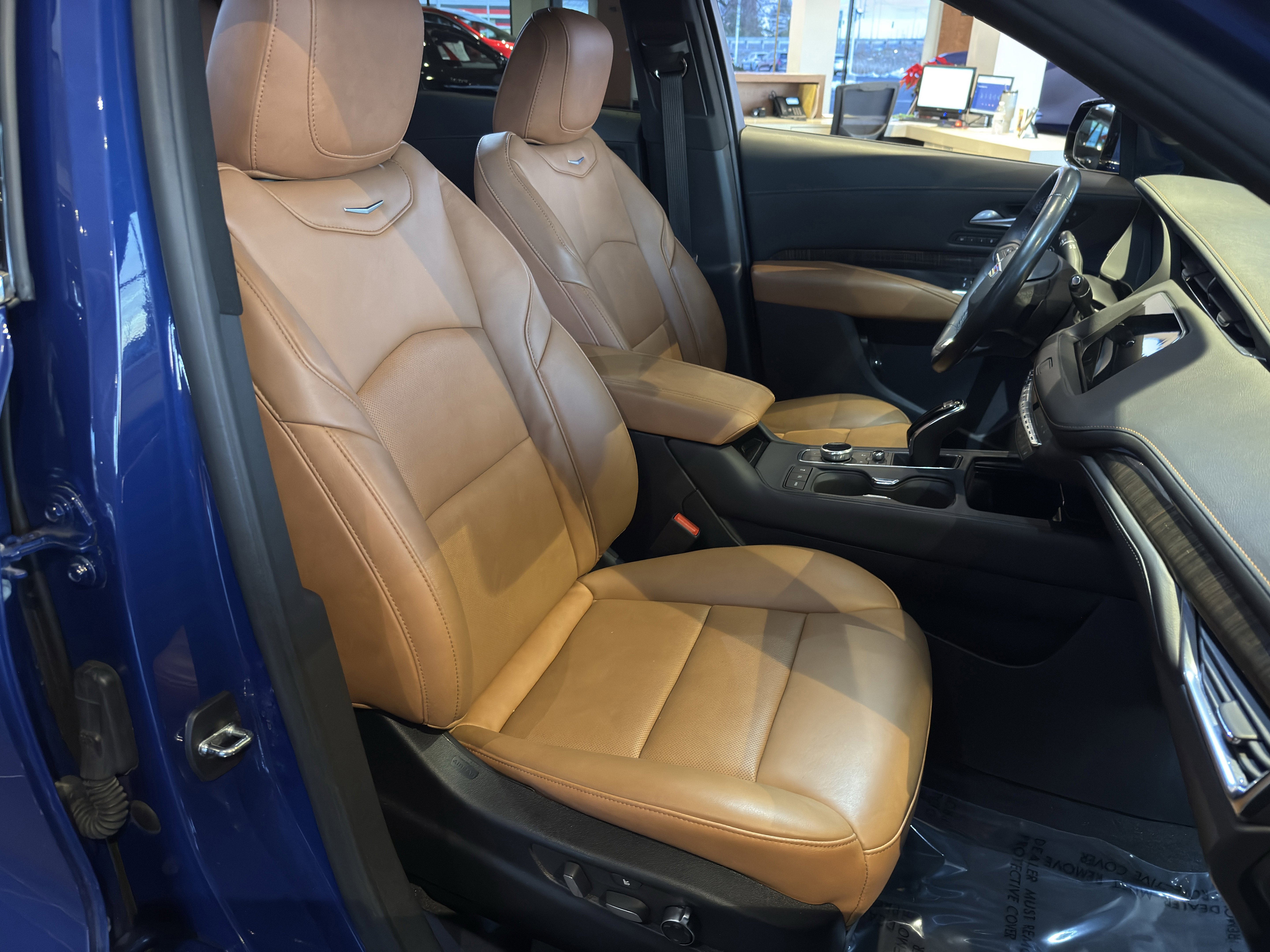 Certified 2022 Cadillac XT4 Premium Luxury w/ Enhanced Visibility Package image 22