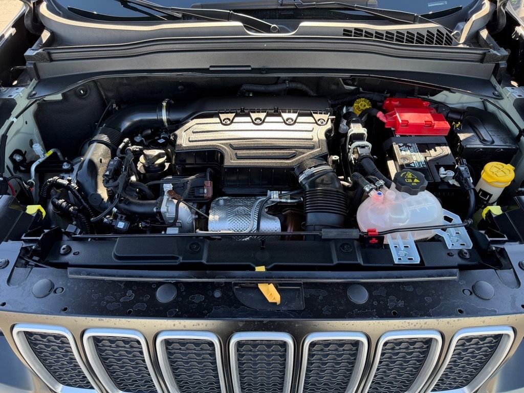 Used 2023 Jeep Renegade Latitude w/ Premium Group image 23