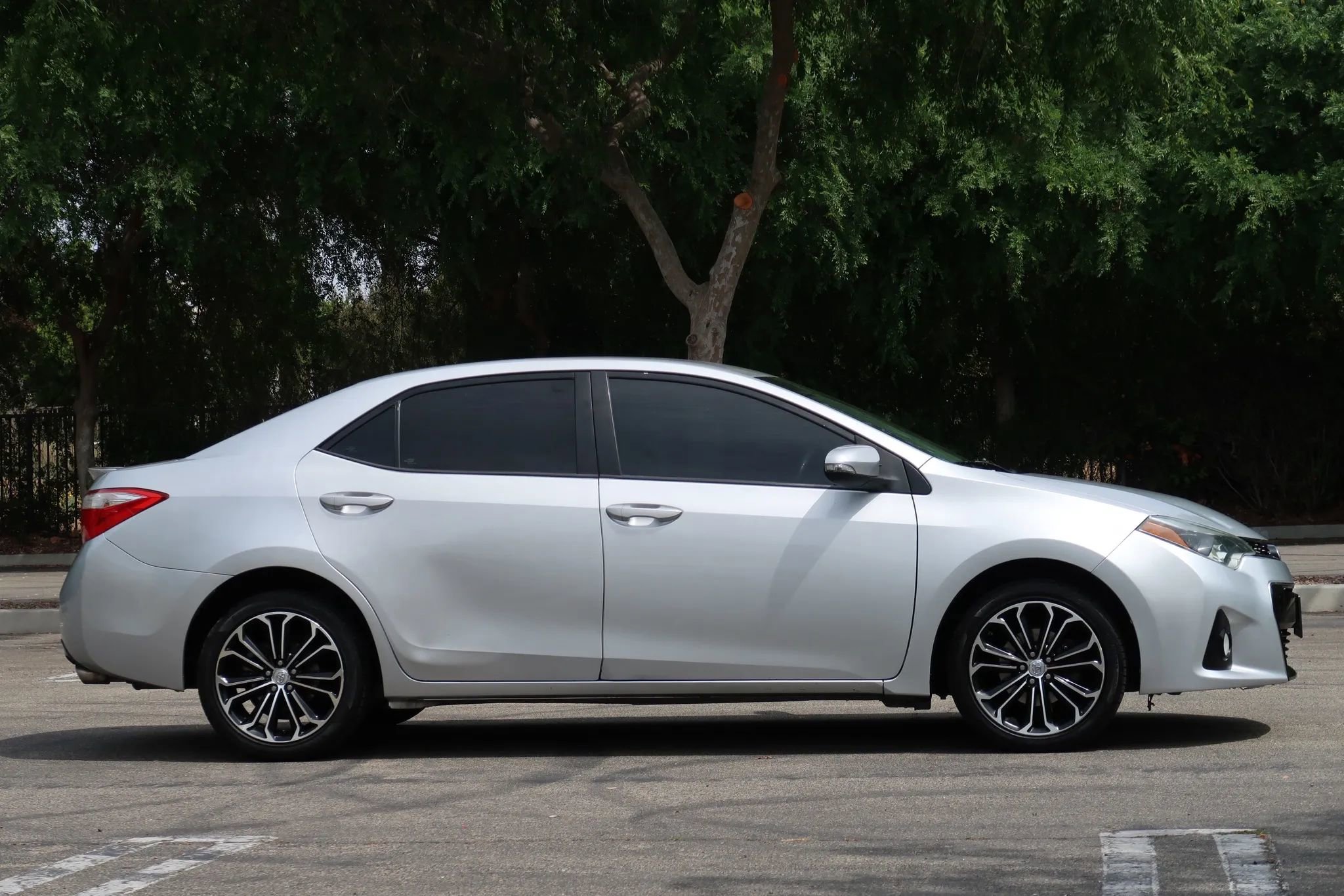 Used 2014 Toyota Corolla S Premium FWD image 5