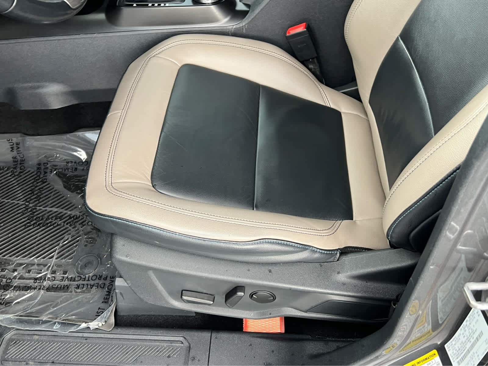 Certified 2022 Ford Bronco Wildtrak AWD/4WD image 28