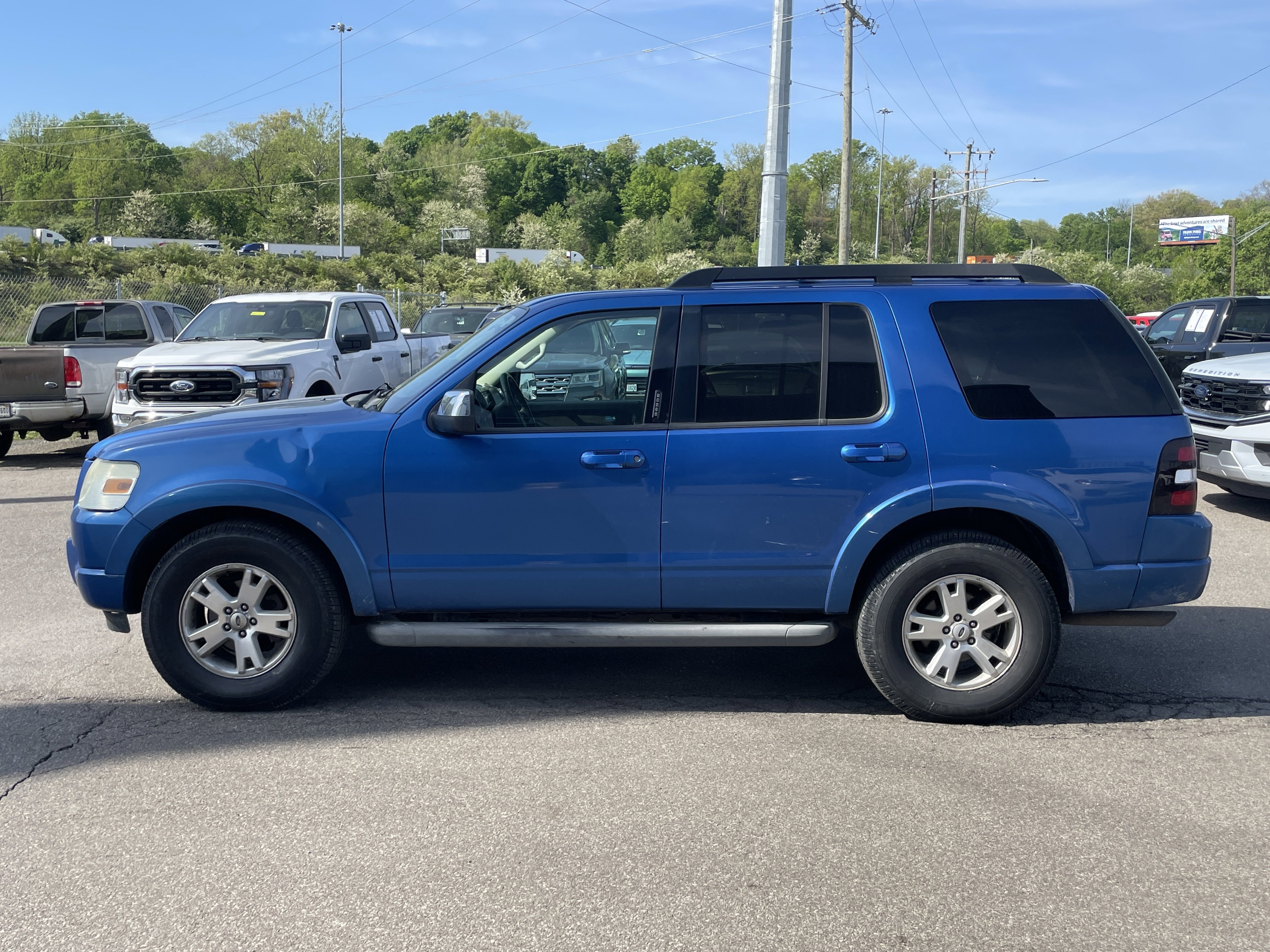 Used 2010 Ford Explorer XLT AWD/4WD image 4