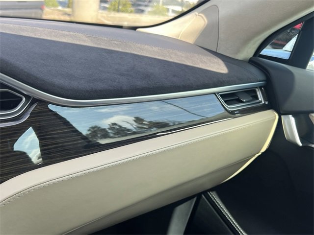 Used 2015 Tesla Model S 85 image 32