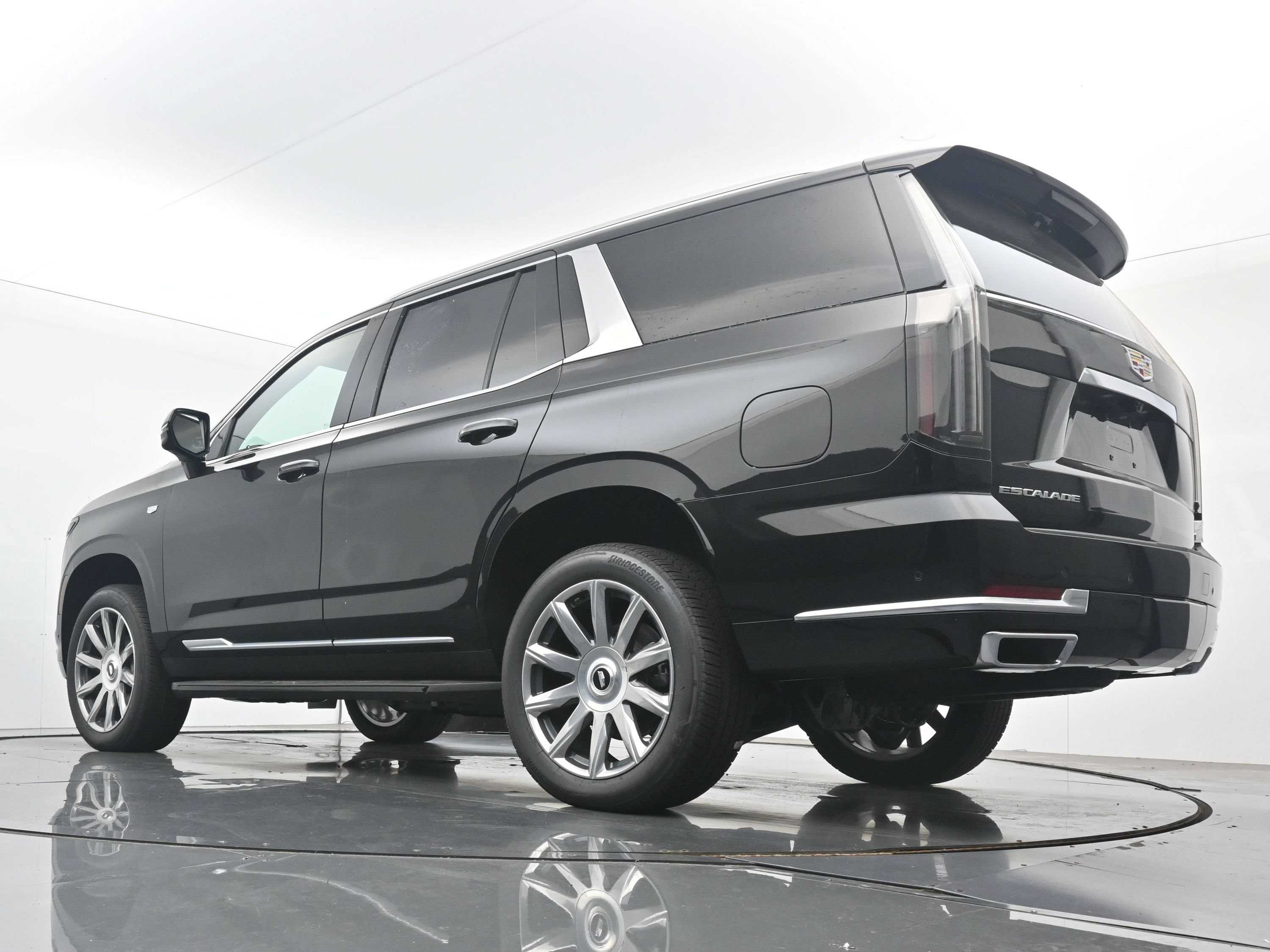 New 2026 Cadillac Escalade 4WD w/ LPO, Floor Liner Package image 17