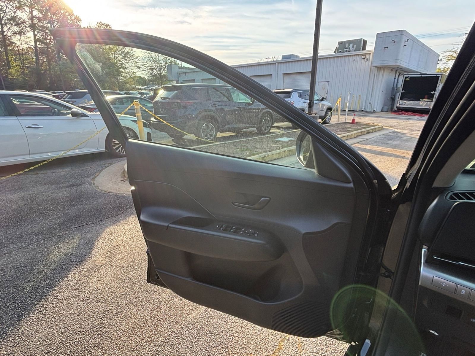 Used 2025 Hyundai Kona SEL image 18