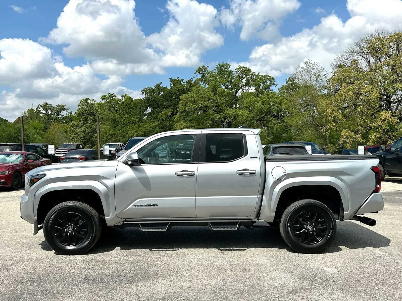 Used 2025 Toyota Tacoma SR5 RWD image 12