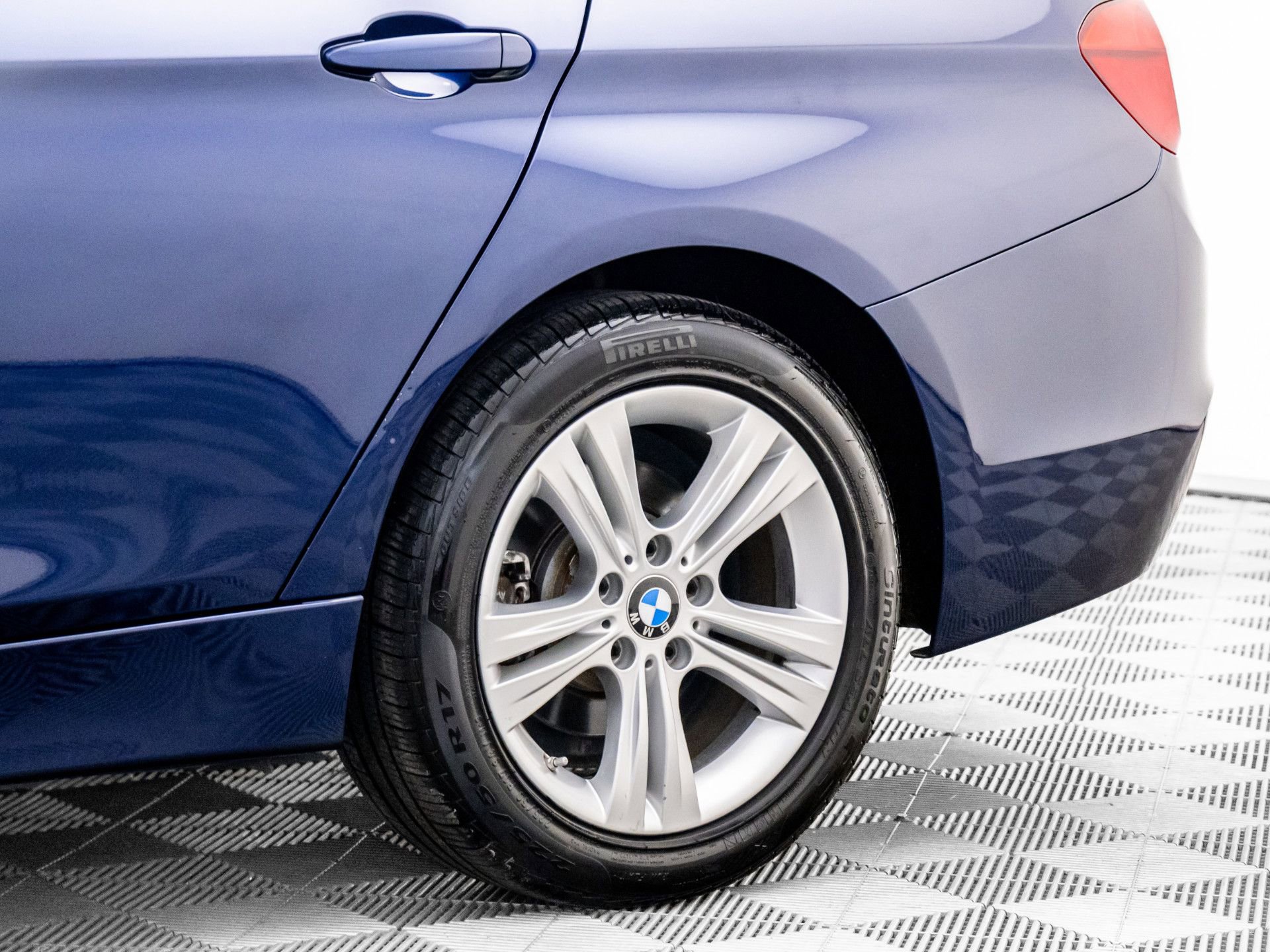 Used 2017 BMW 330i xDrive Sedan image 34