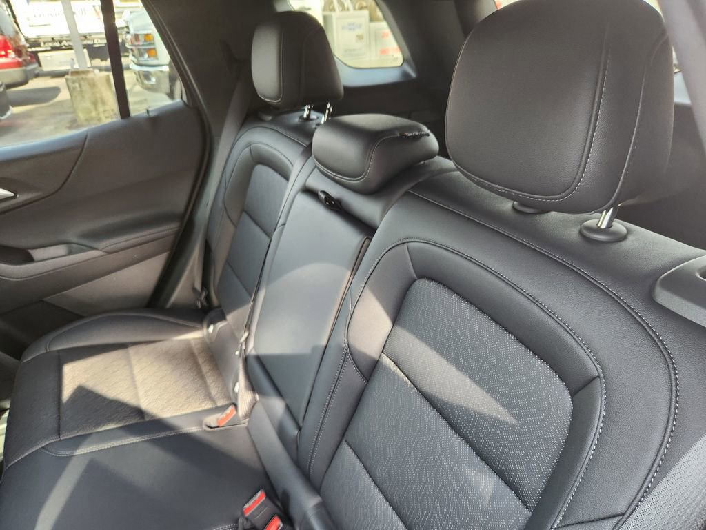 New 2026 Chevrolet Equinox LT w/ Convenience Package II FWD image 10