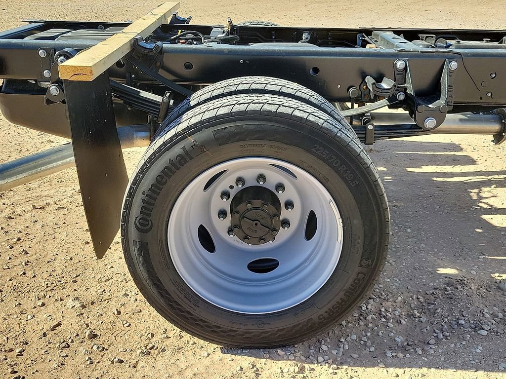 New 2026 Ford F550 4x4 Regular Cab Super Duty image 14