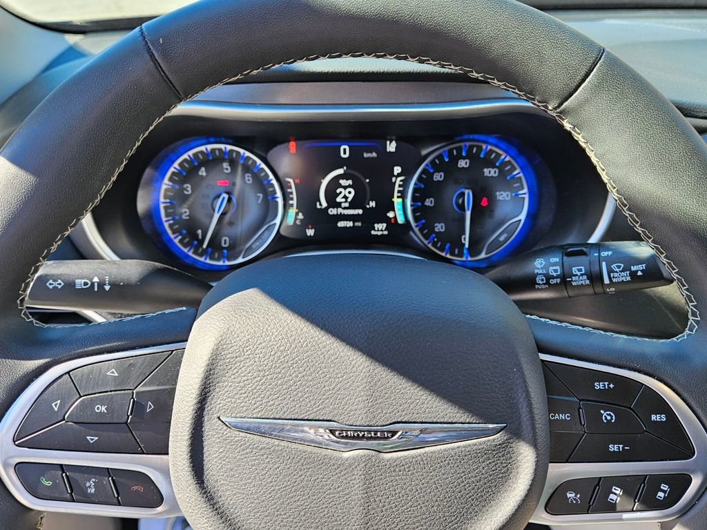 Used 2023 Chrysler Pacifica Touring-L image 22