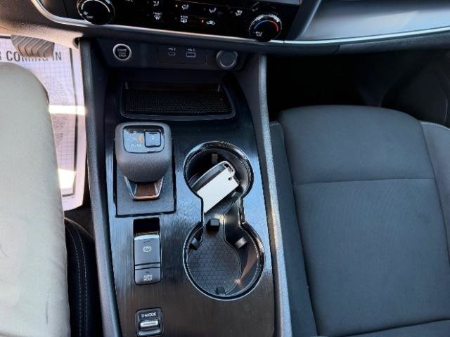 Used 2023 Nissan Rogue S image 28