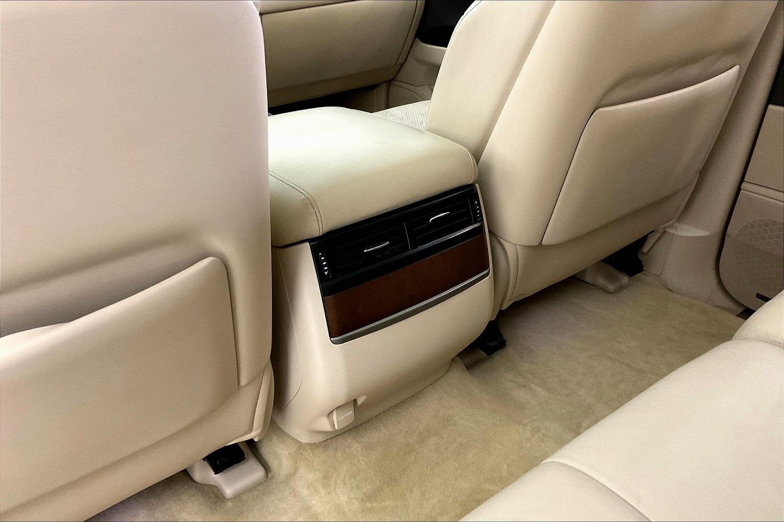 Used 2019 Lexus LX 570 4WD w/ Luxury Package image 10