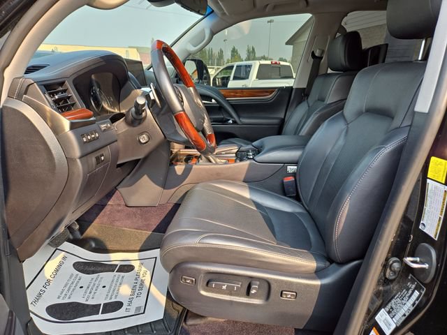 Used 2017 Lexus LX 570 4WD w/ Luxury Package image 2