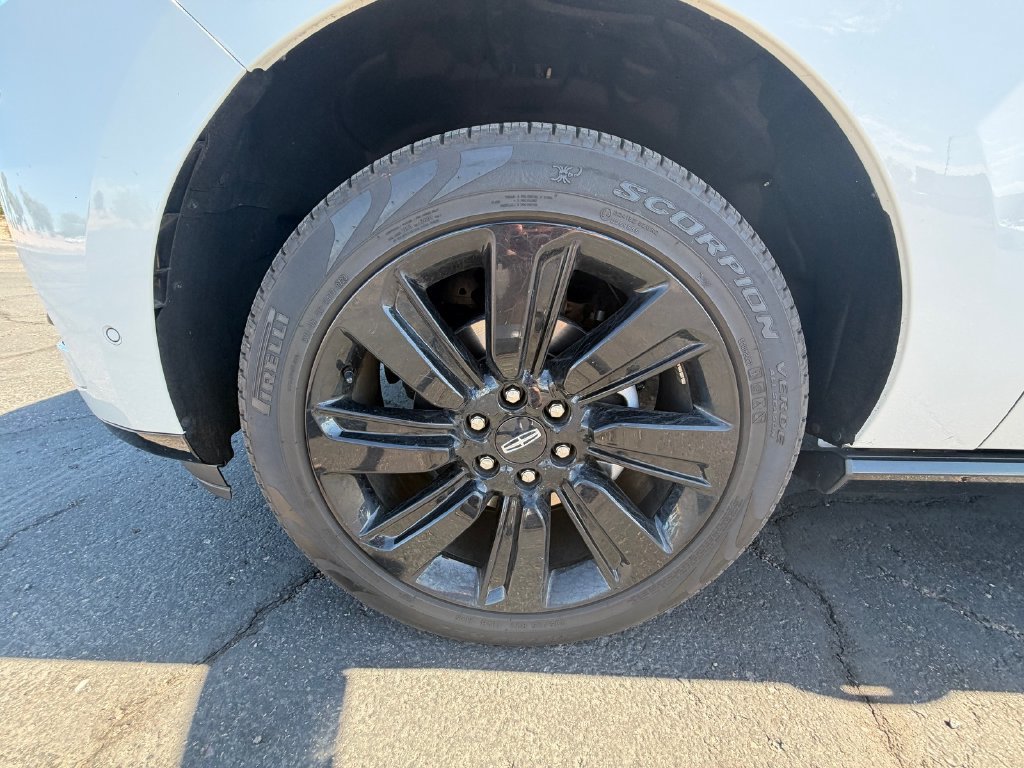 Certified 2023 Lincoln Navigator Reserve AWD/4WD image 8