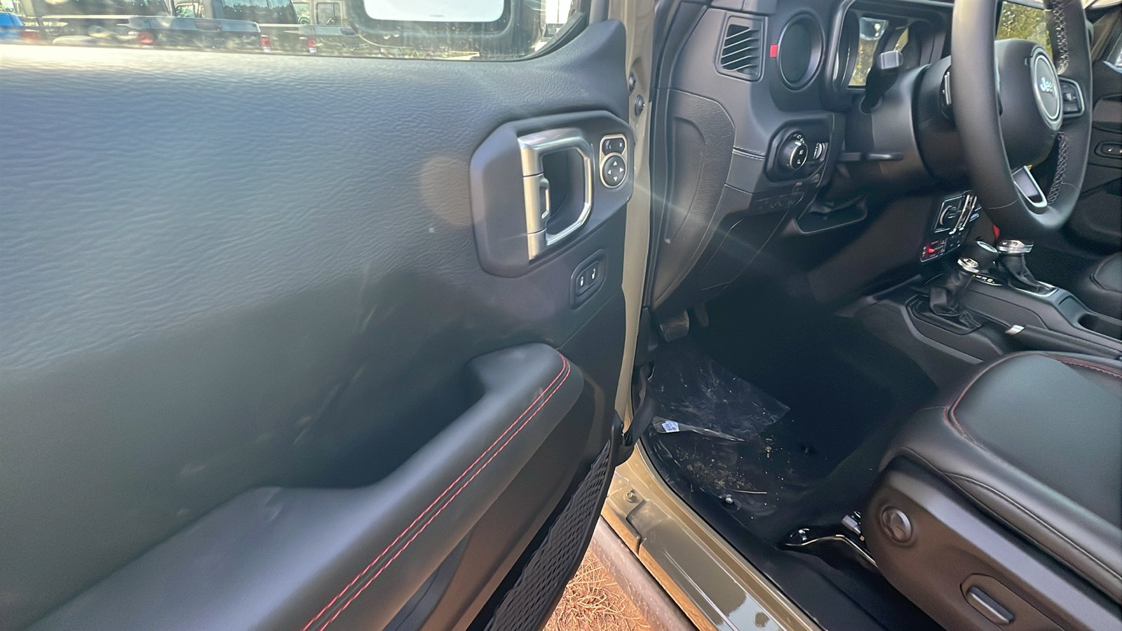New 2026 Jeep Gladiator Rubicon w/ Safety Group AWD/4WD image 15