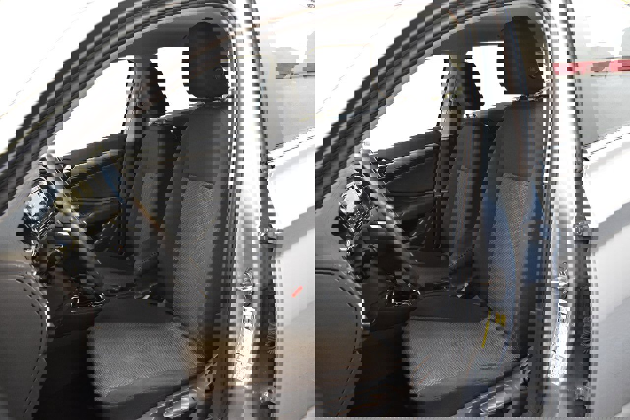 Used 2019 Volkswagen Jetta S w/ Driver Assistance Package image 16