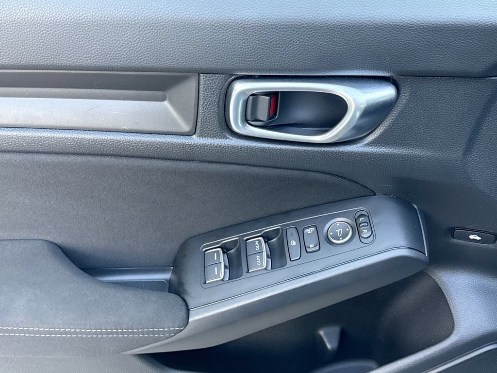 Used 2023 Honda Civic Sport image 15