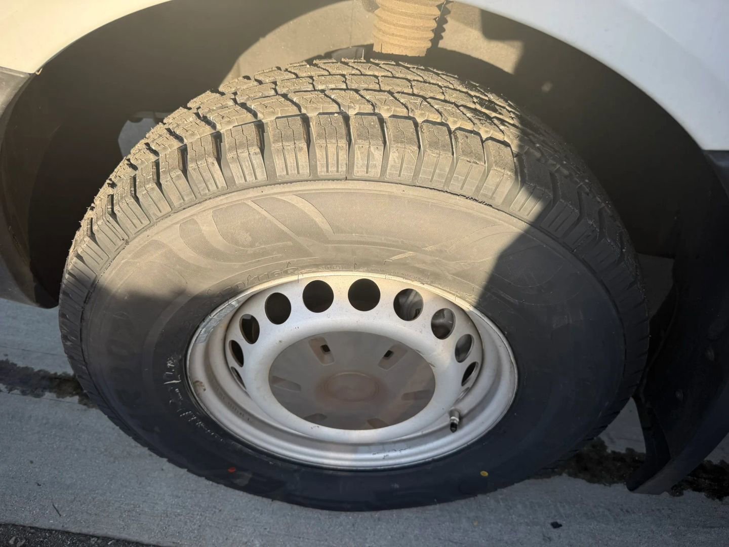 Used 2017 Mercedes-Benz Sprinter 2500 image 32