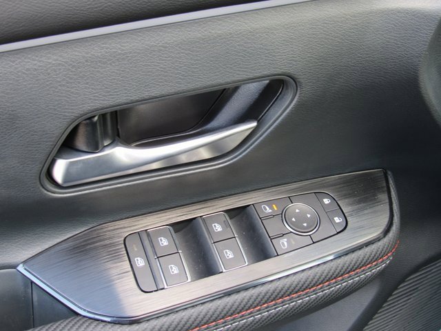 New 2026 Nissan Kicks SR image 12