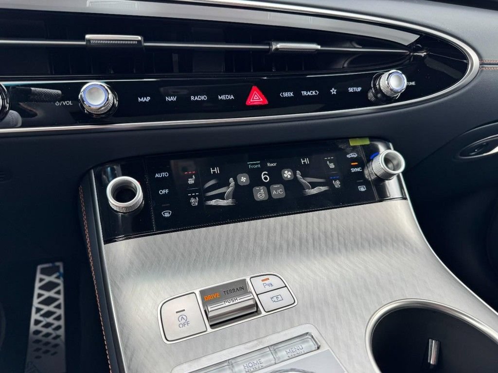 New 2026 Genesis GV70 2.5T Sport Prestige AWD/4WD image 15