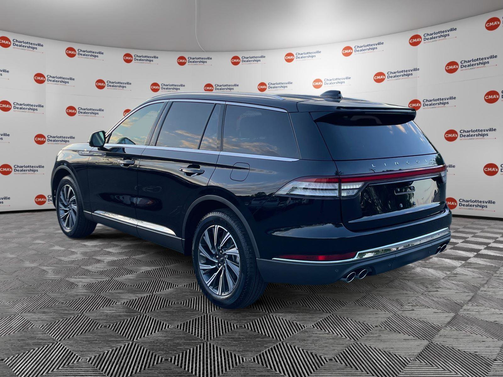 New 2026 Lincoln Aviator AWD image 3