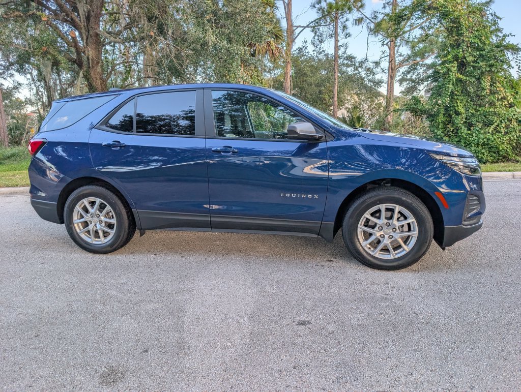 Used 2023 Chevrolet Equinox LS w/ LS Convenience Package FWD image 10