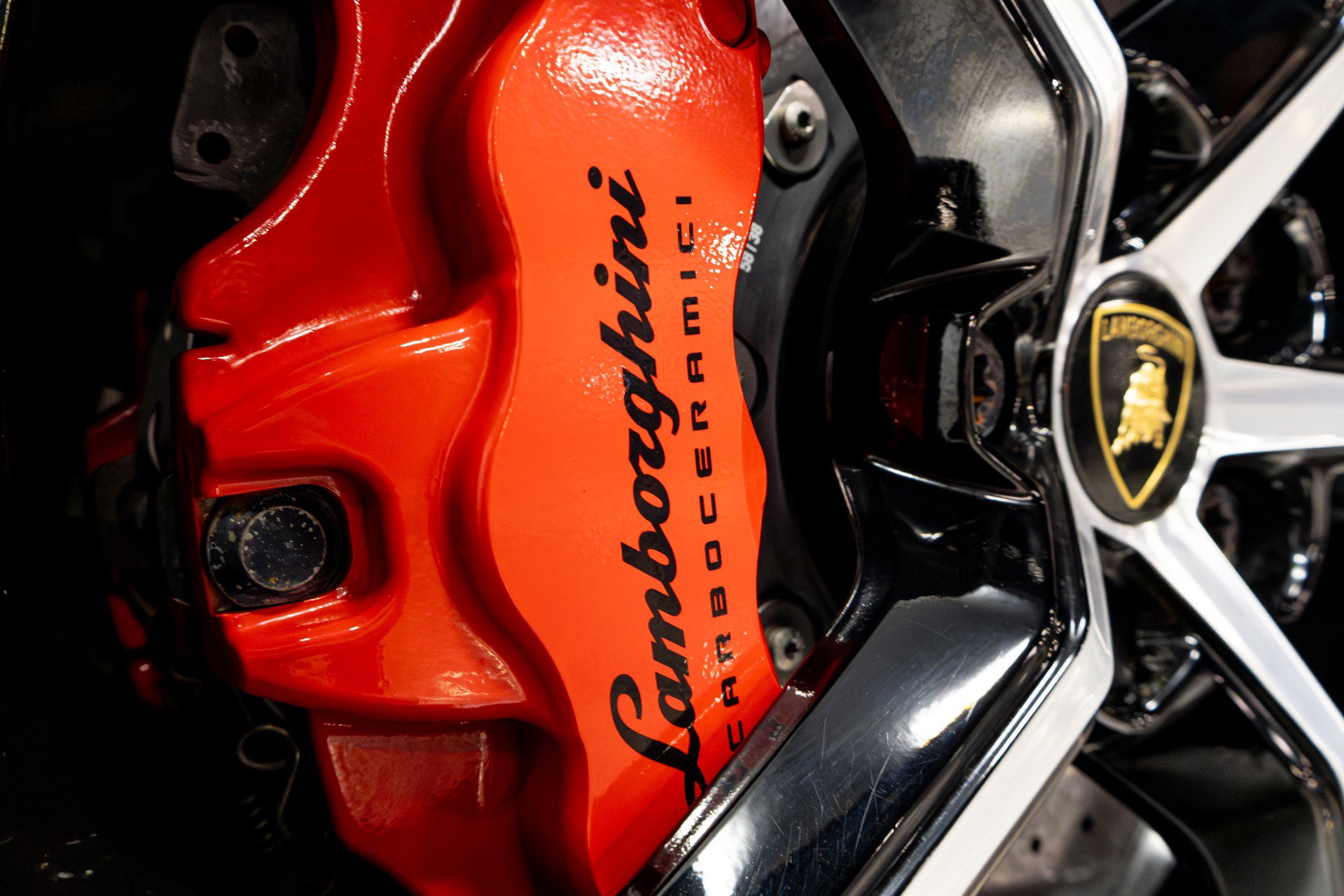 Used 2020 Lamborghini Huracan EVO image 24