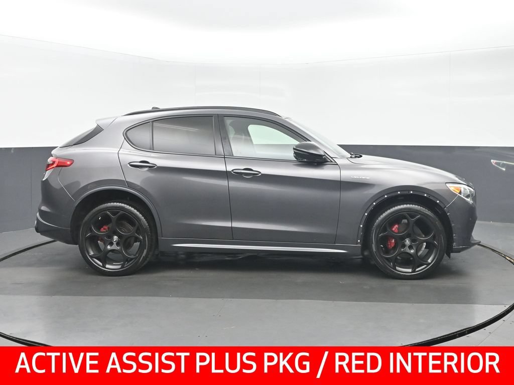 Used 2022 Alfa Romeo Stelvio Veloce AWD/4WD image 2