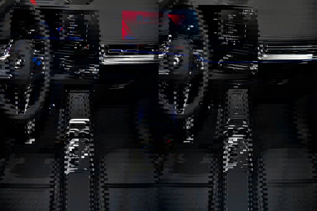 Used 2025 BMW X1 M35i w/ Premium Package image 39