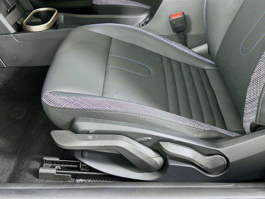 Certified 2025 MINI Cooper 2-Door Hardtop image 19