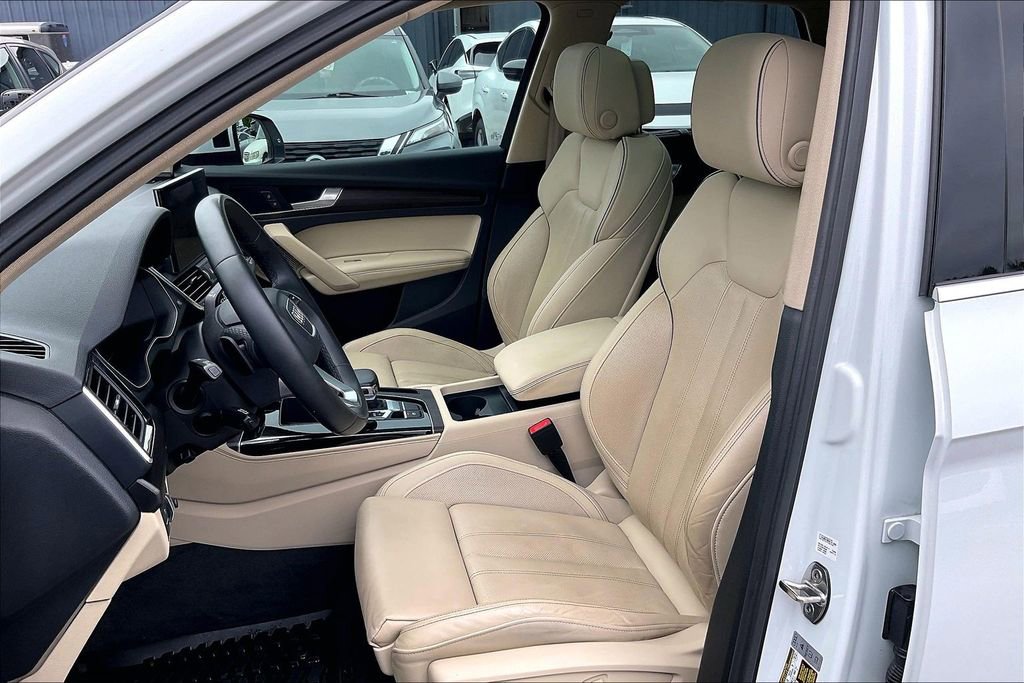 Used 2023 Audi Q5 e Premium Plus w/ Premium Plus Package AWD/4WD image 34
