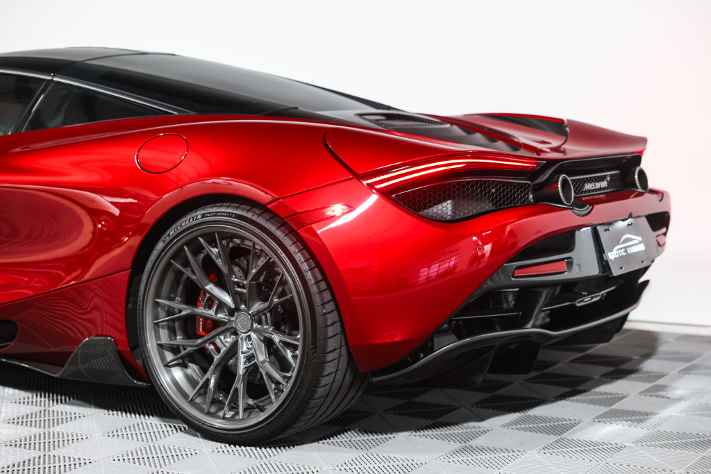 Used 2019 McLaren 720S Performance RWD image 19