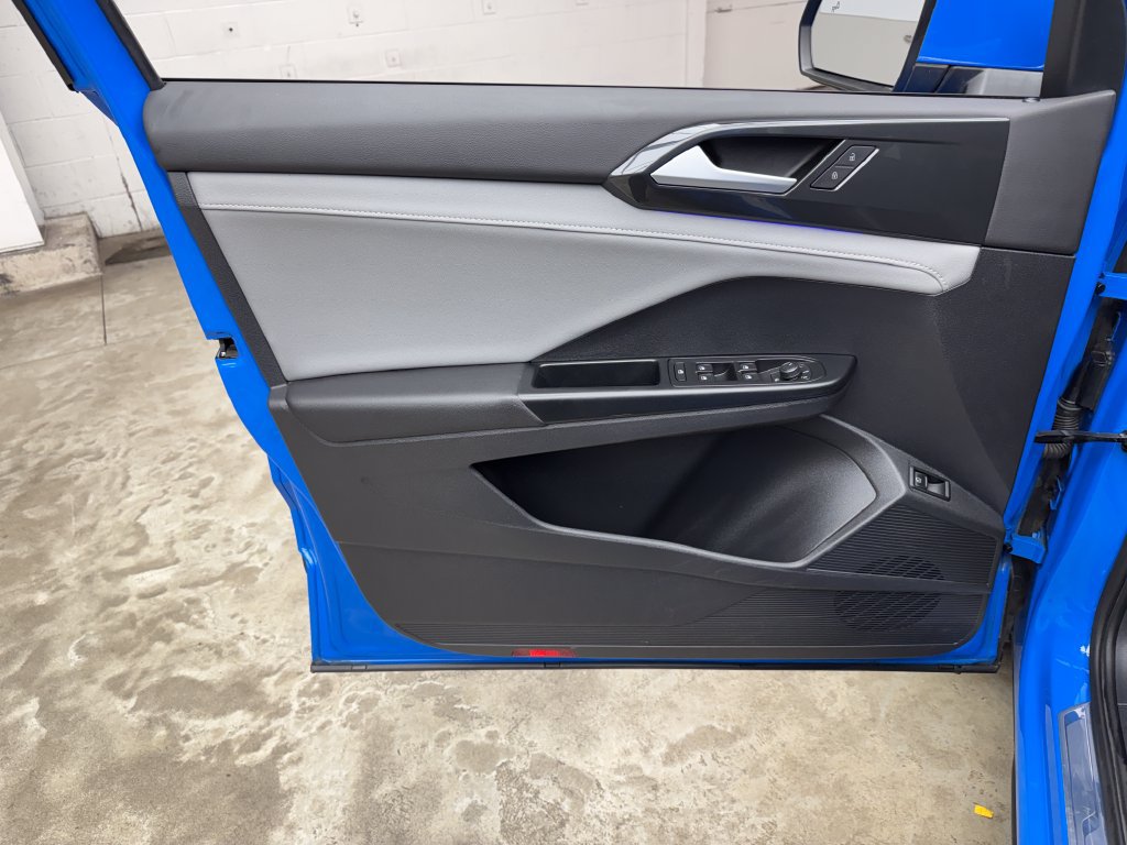Used 2022 Volkswagen Taos SEL FWD image 9