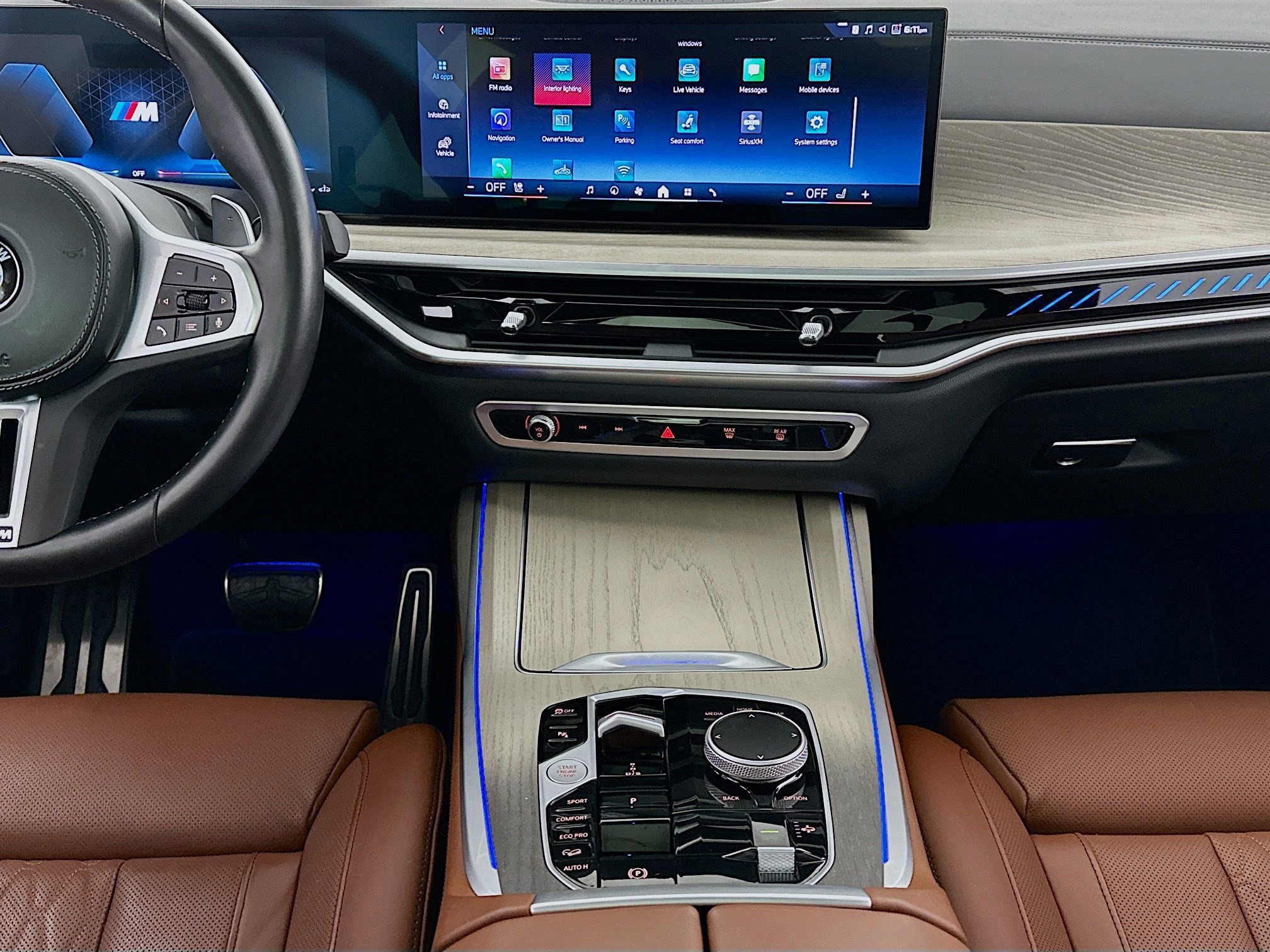 Used 2024 BMW X7 M60i image 11