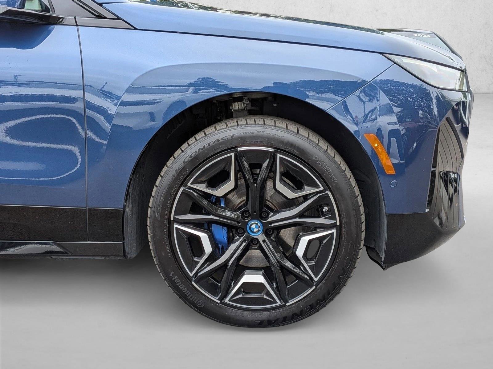 Certified 2022 BMW iX xDrive50 w/ Sport Package AWD/4WD image 25